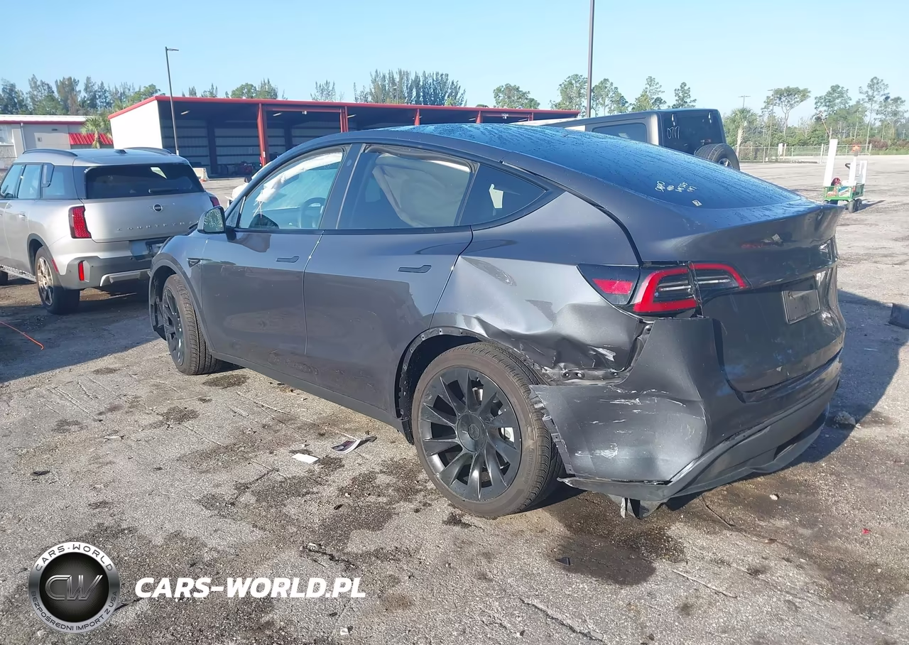 2023 Tesla Model Y Awd-Long Range Dual Motor All-Wheel Drive VIN:7SAYGDEE1PA107919 - 3