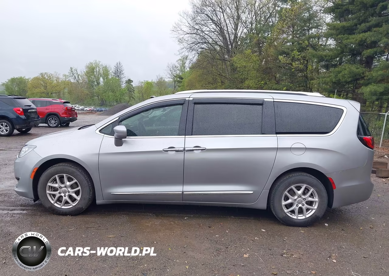 2020 Chrysler Pacifica Touring L VIN:2C4RC1BG5LR269068 - 14