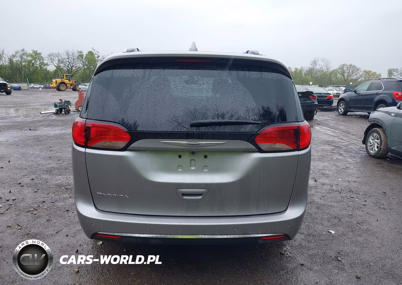2020 Chrysler Pacifica Touring L VIN:2C4RC1BG5LR269068 - 16