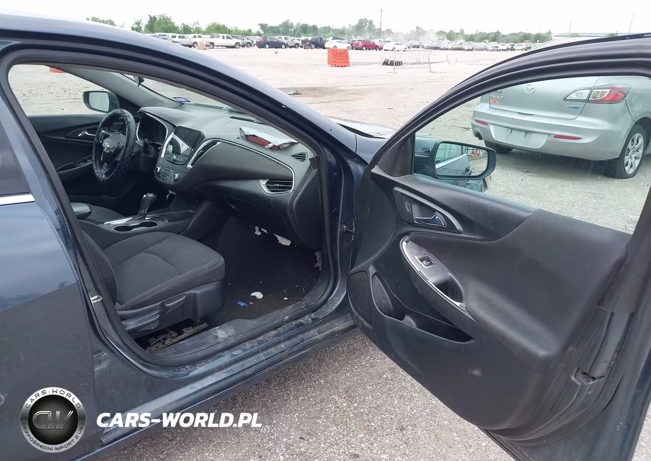 2019 Chevrolet Malibu Lt VIN:1G1ZD5ST4KF215650 - 5