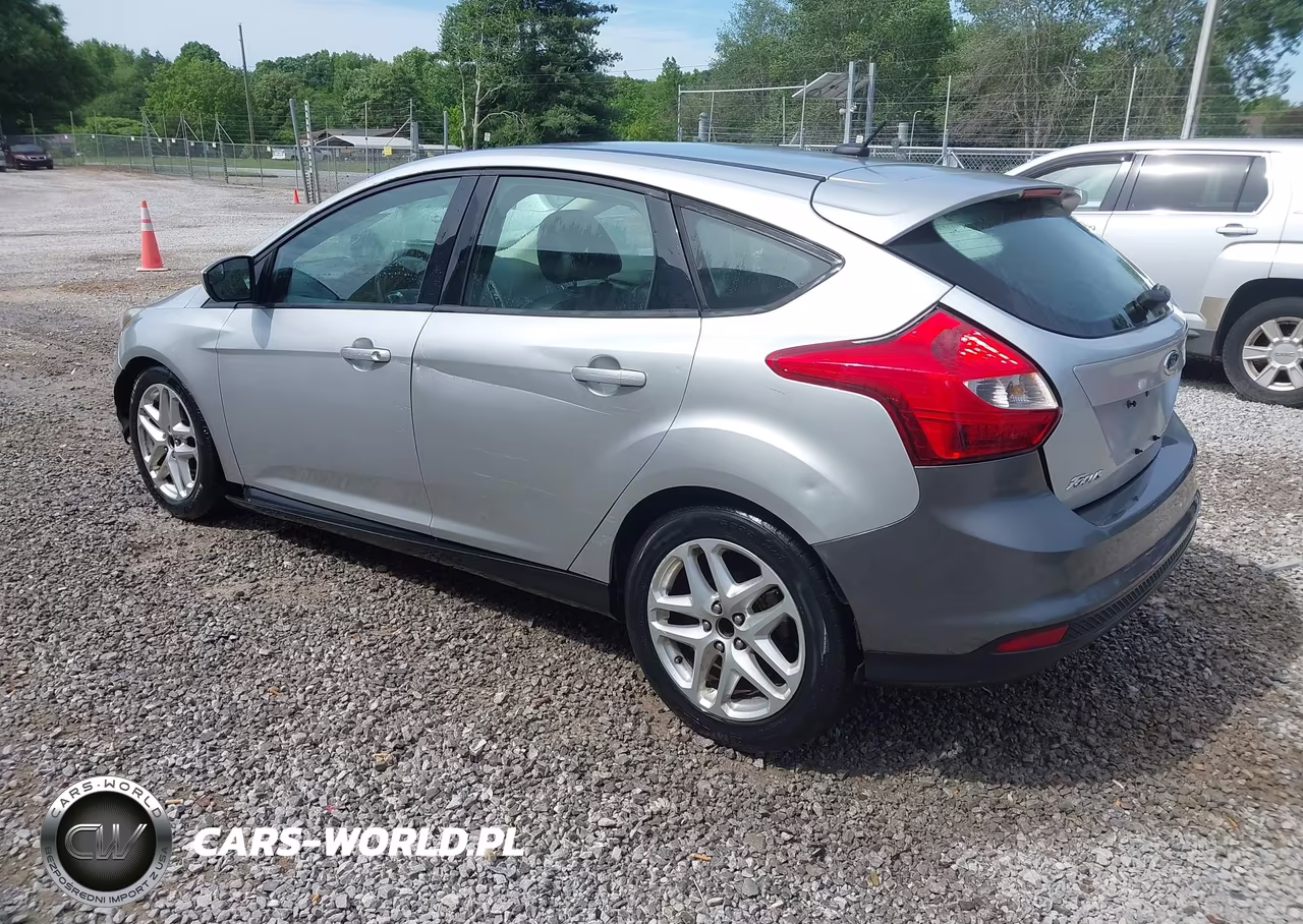 2013 Ford Focus Se VIN:1FADP3K21DL104195 - 3