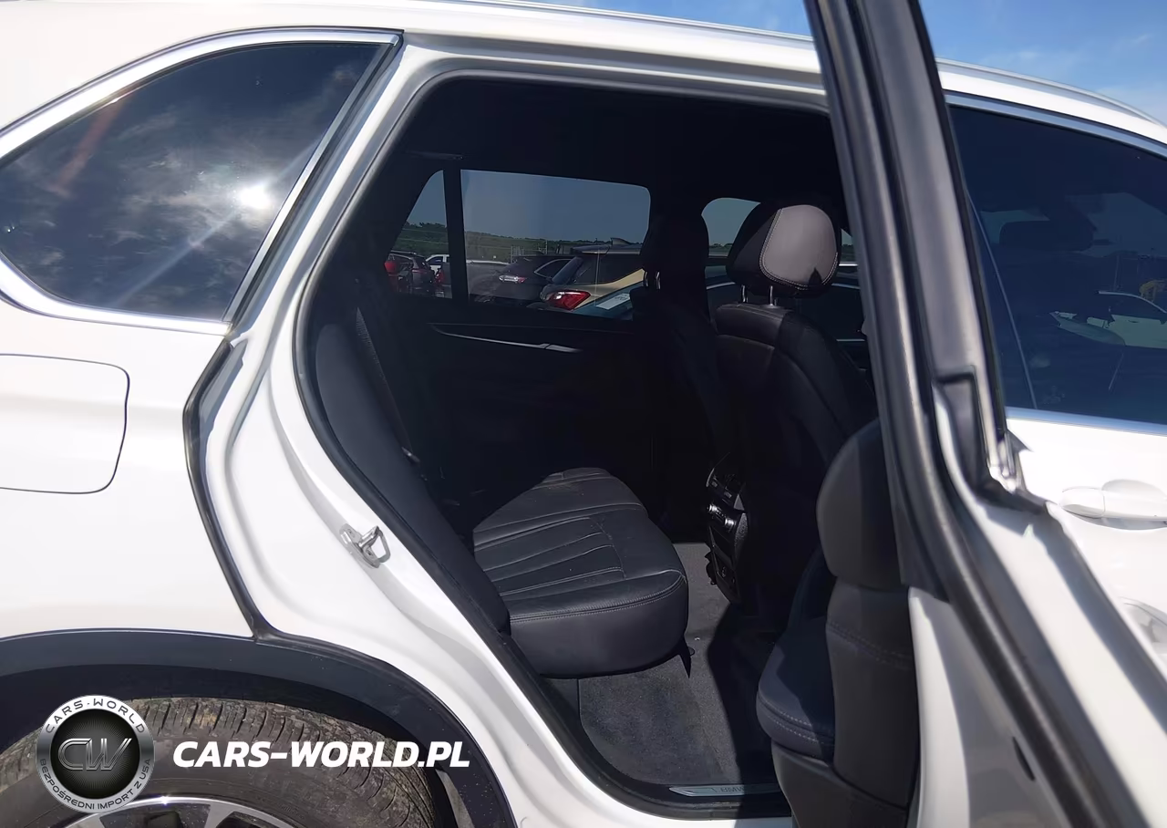 2018 BMW X5 xDrive35I VIN:5UXKR0C58J0X92341 - 8