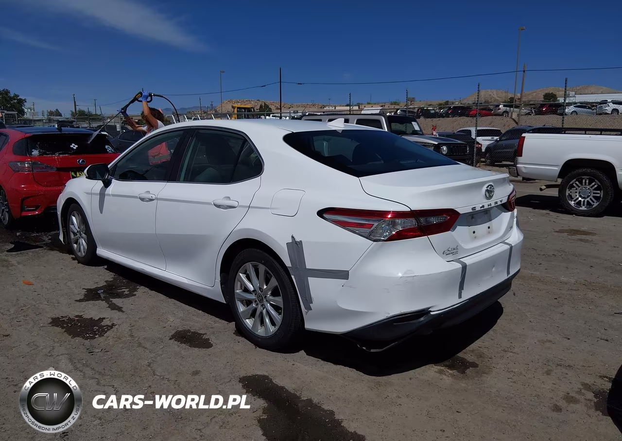 2020 Toyota Camry Le VIN:4T1C11AK1LU986048 - 3