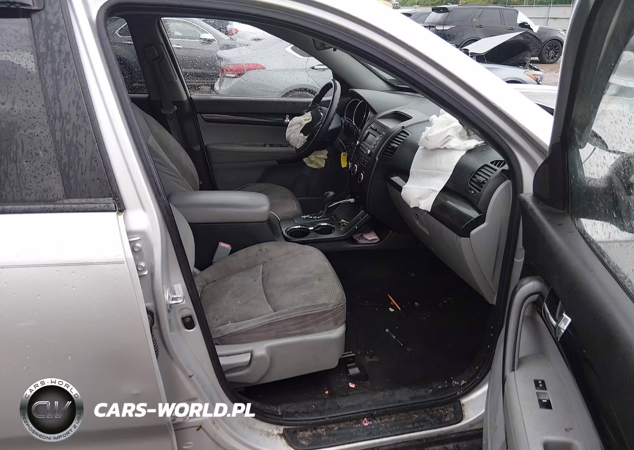 2012 Kia Sorento Lx VIN:5XYKTCA60CG275547 - 5