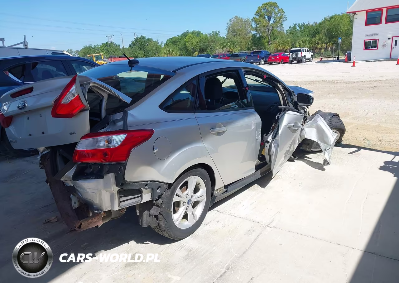 2013 Ford Focus Se VIN:1FADP3F21DL130340 - 4