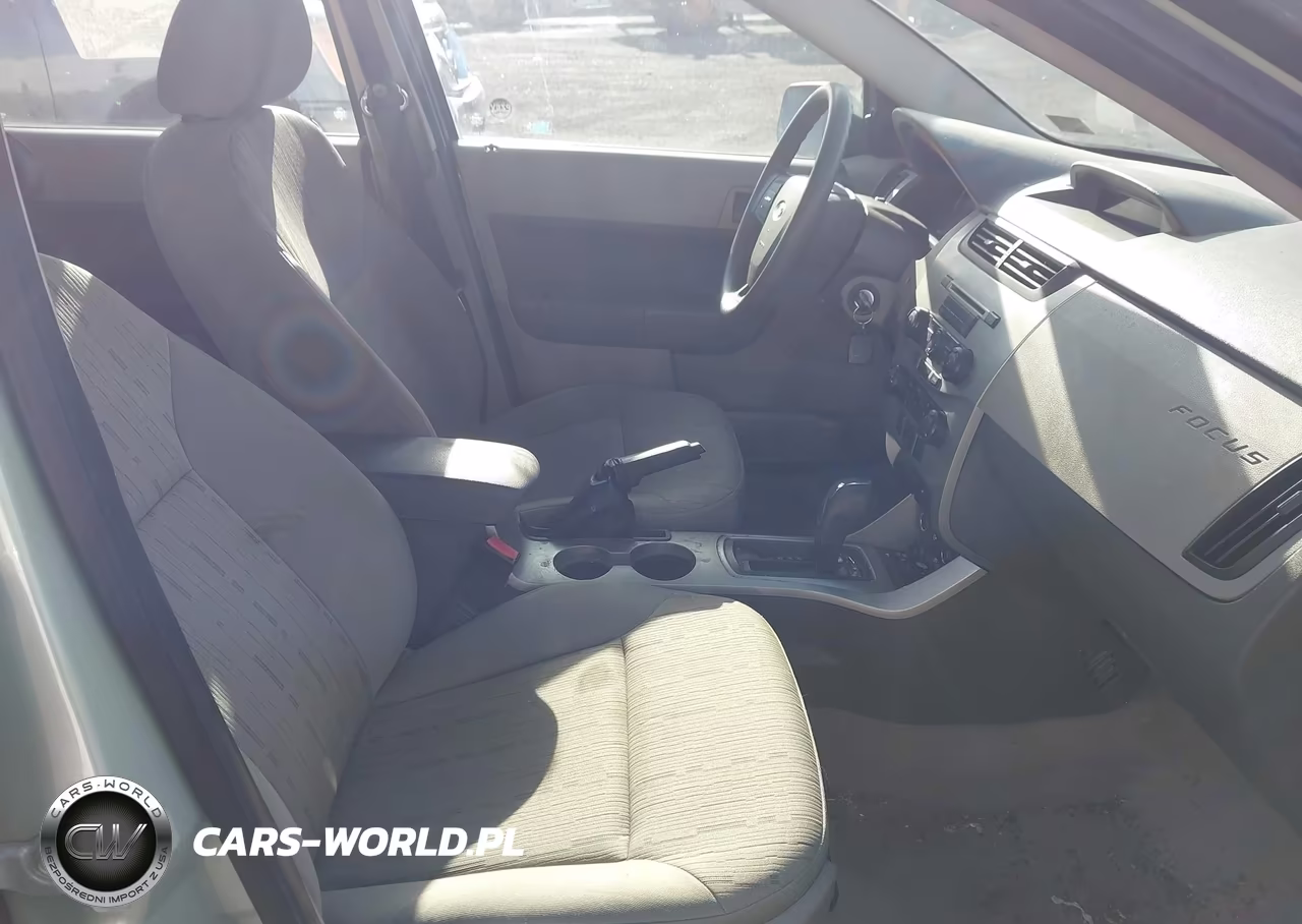 2010 Ford Focus Se VIN:1FAHP3FN8AW135329 - 5