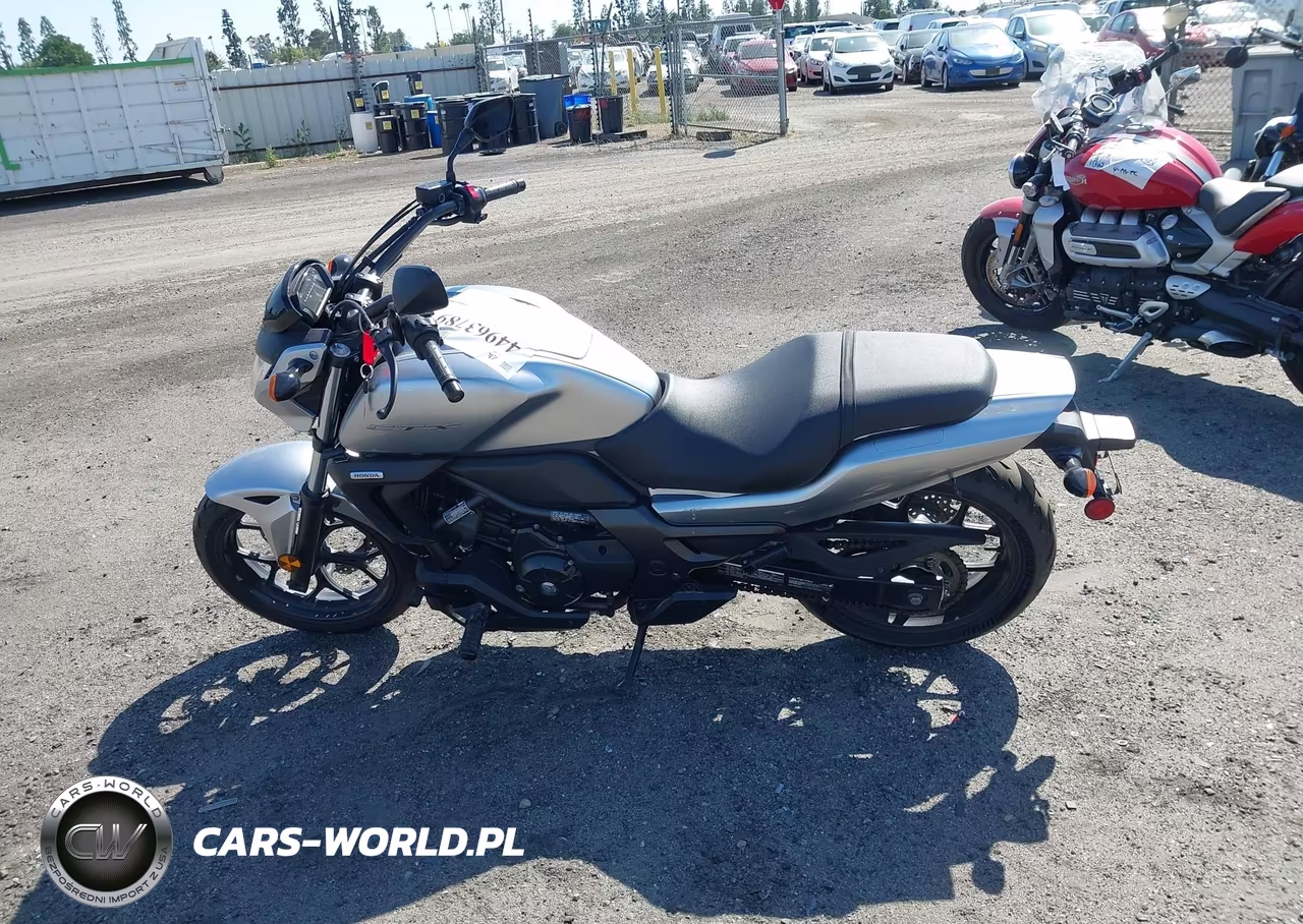 2016 Honda Ctx700 N VIN:JH2RC6816GK200031 - 13