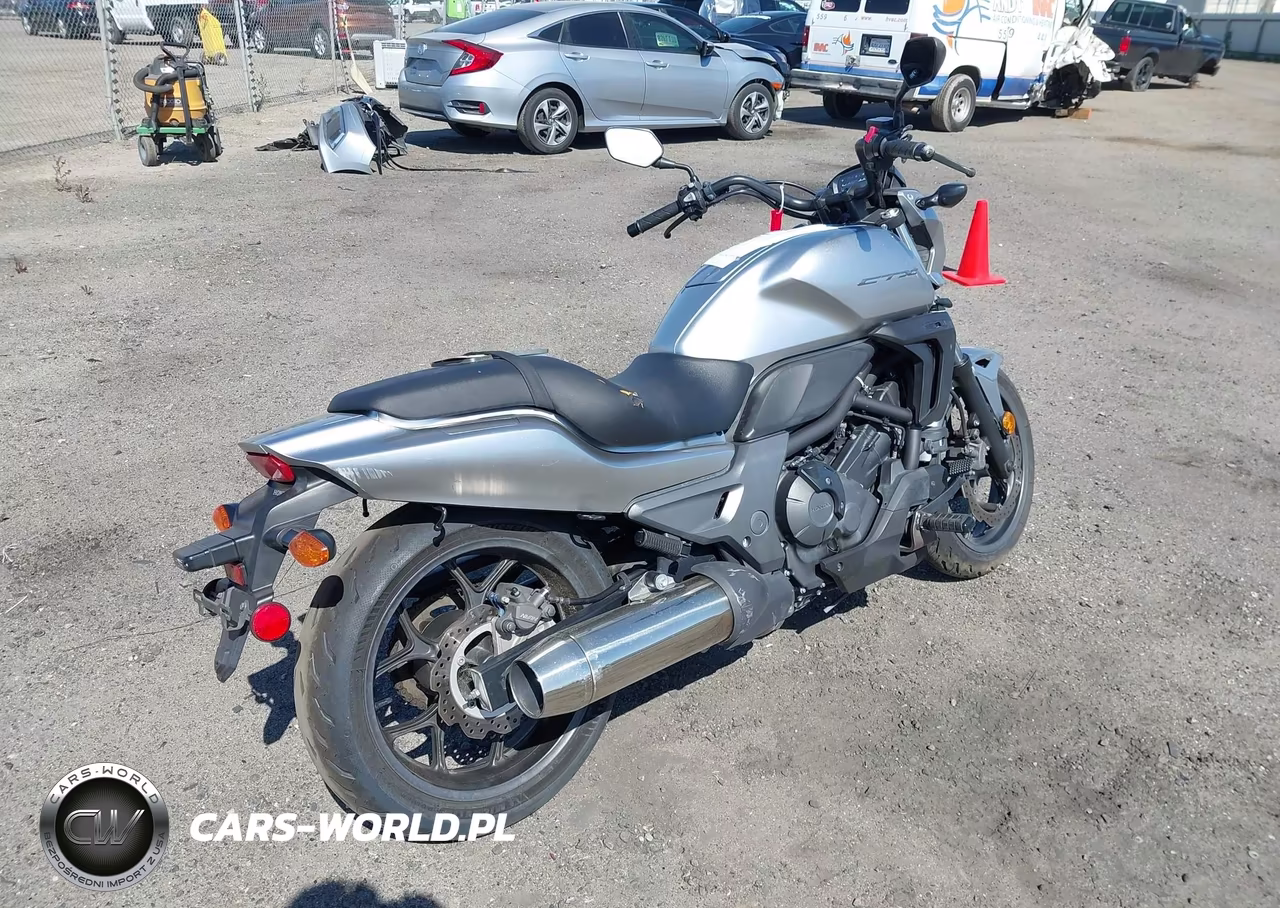 2016 Honda Ctx700 N VIN:JH2RC6816GK200031 - 4