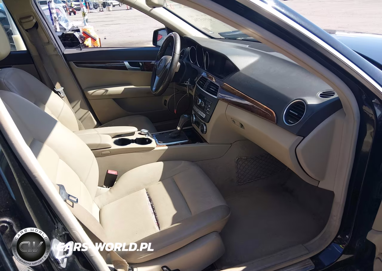 2012 Mercedes-Benz C 300 Sport 4Matic VIN:WDDGF8BBXCR211013 - 5