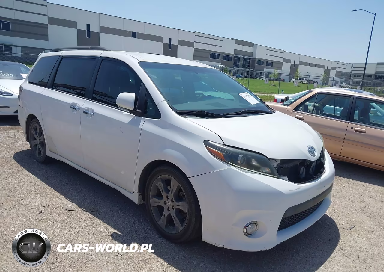2015 Toyota Sienna Se 8 Passenger – zdjęcie 1 z 17