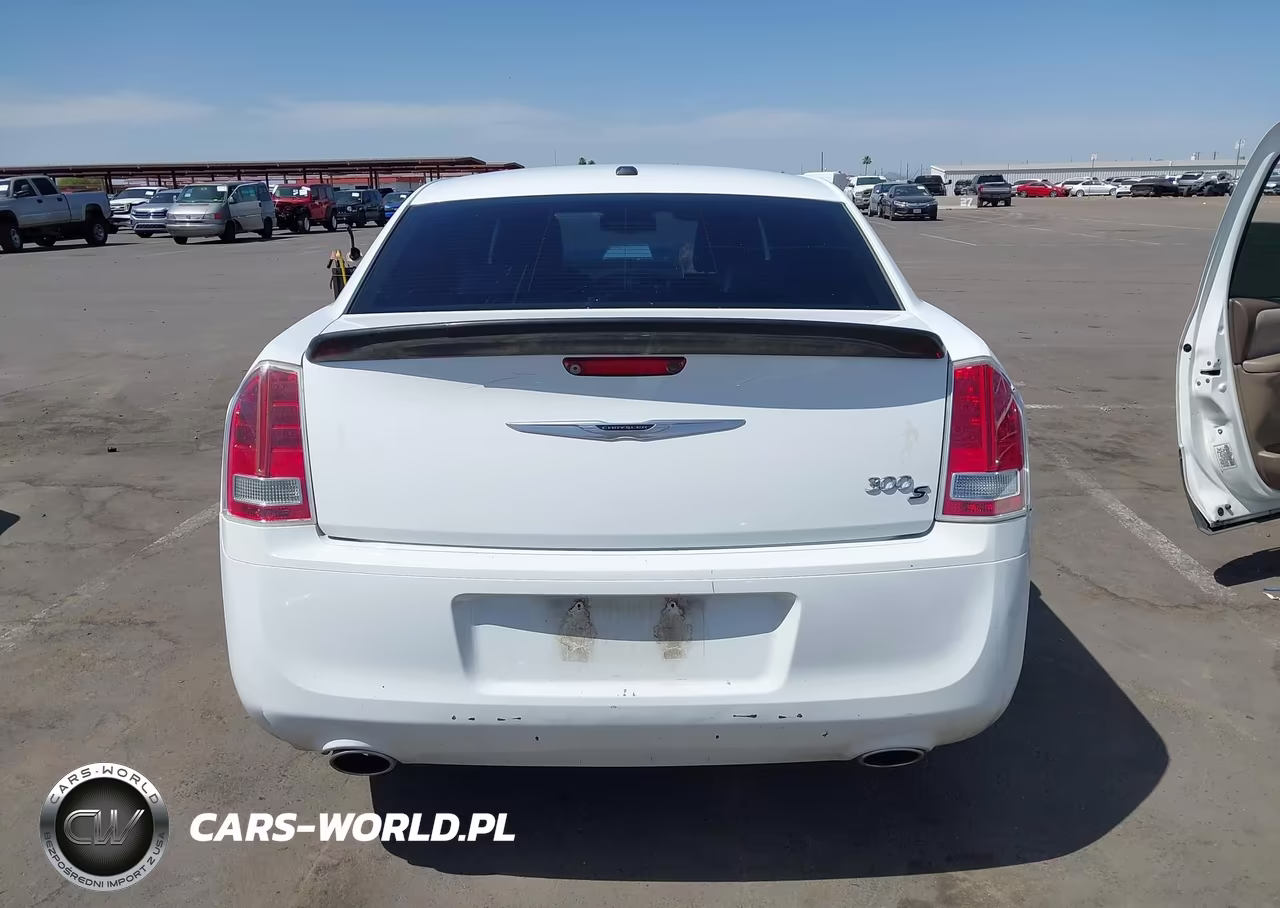 2013 Chrysler 300 300S VIN:2C3CCABT4DH658704 - 16