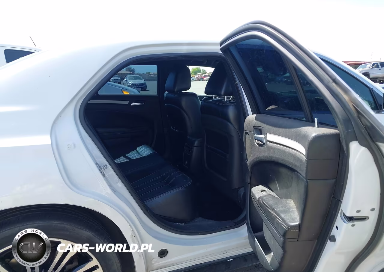 2013 Chrysler 300 300S VIN:2C3CCABT4DH658704 - 8