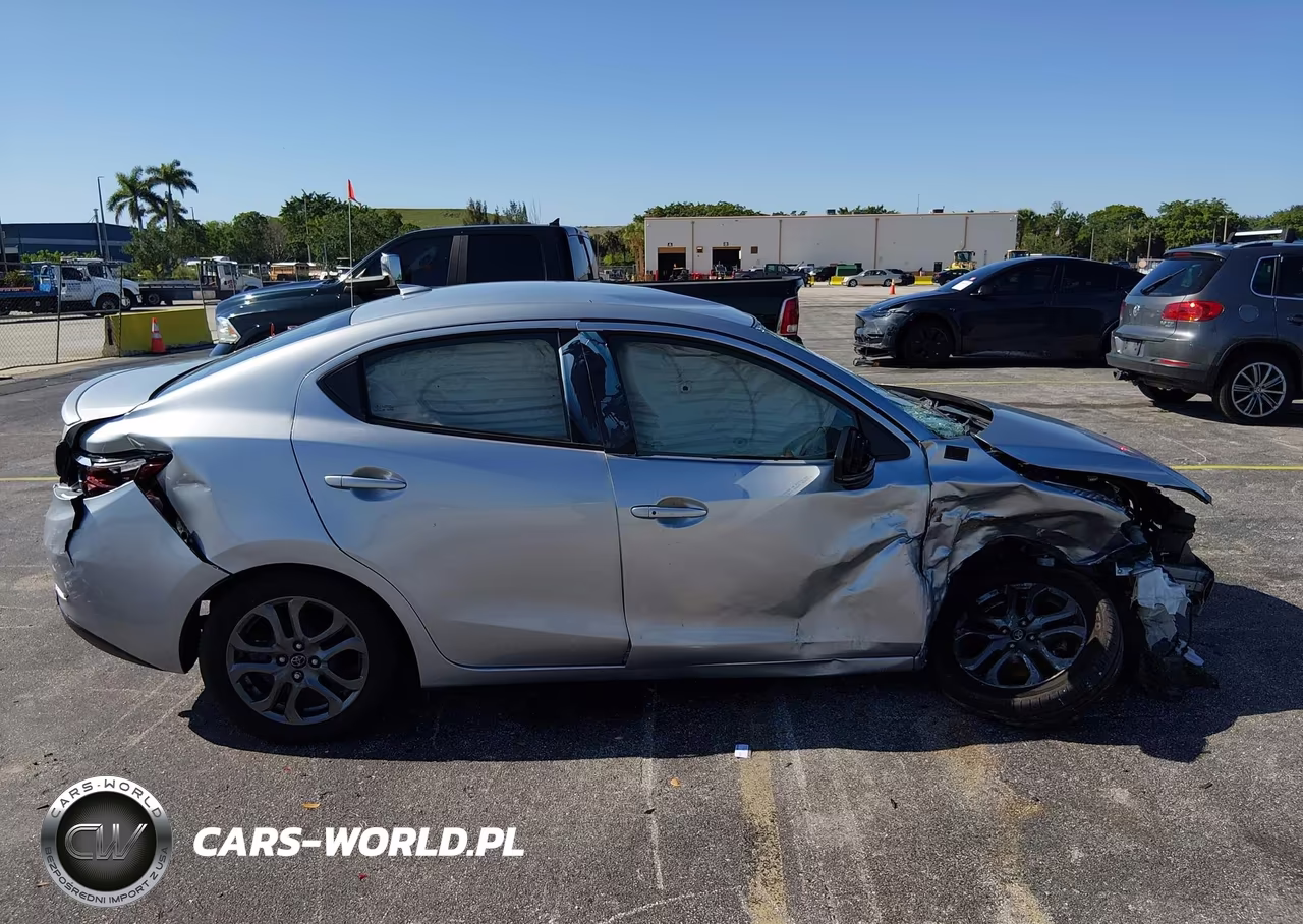 2019 Toyota Yaris Le VIN:3MYDLBYVXKY515375 - 14