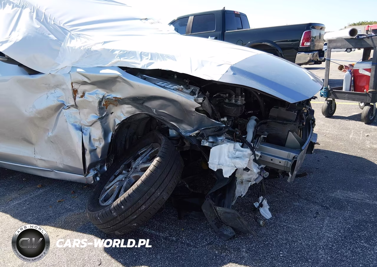 2019 Toyota Yaris Le VIN:3MYDLBYVXKY515375 - 6