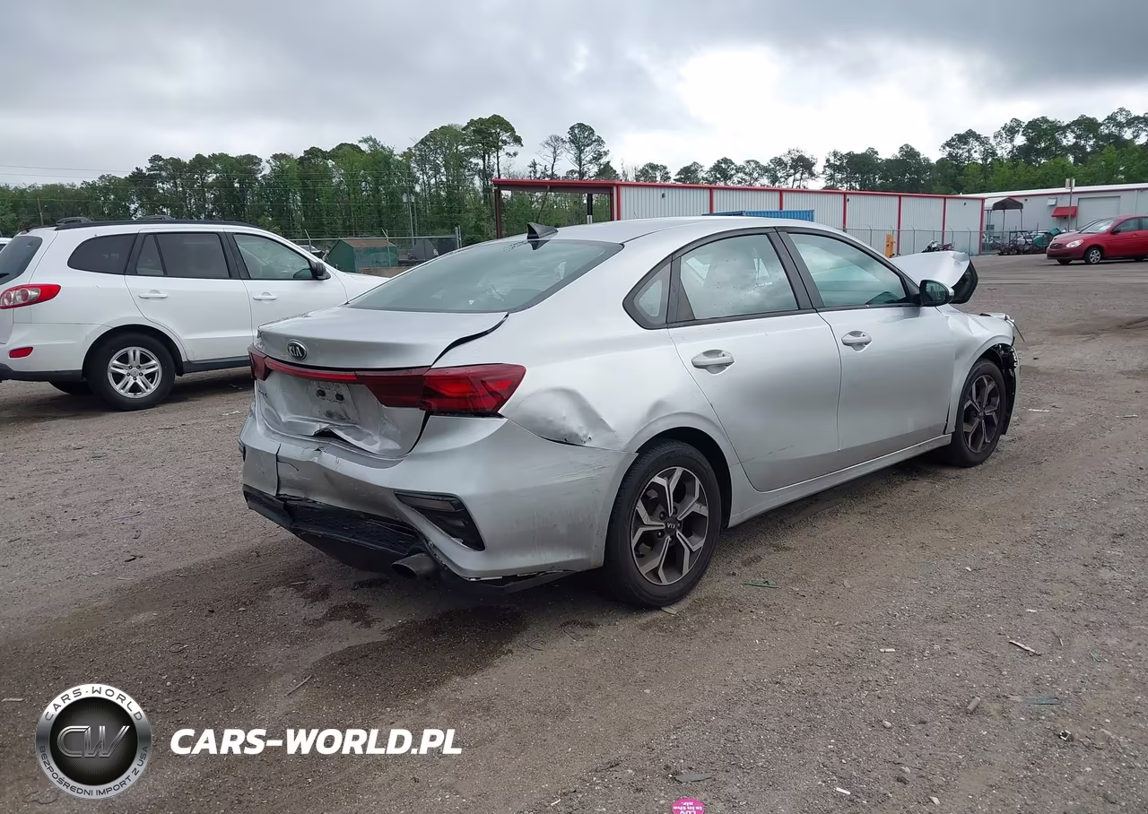 2021 Kia Forte Lxs VIN:3KPF24AD4ME272447 - 4