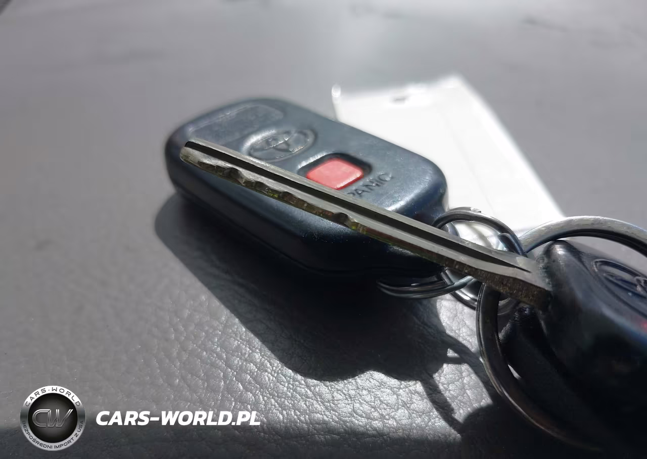2003 Toyota Camry Le VIN:4T1BE32K53U664541 - 11
