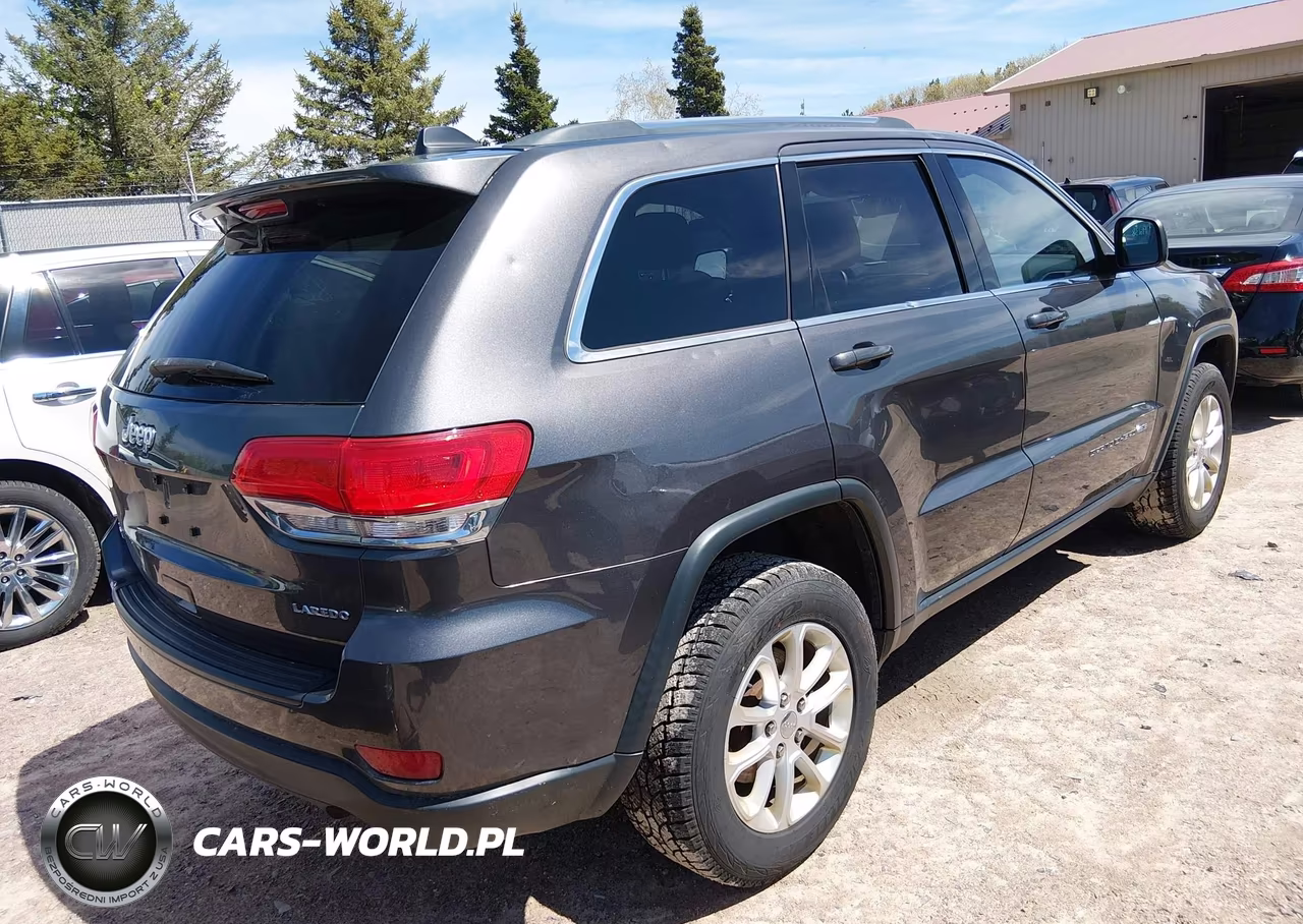 2015 Jeep Grand Cherokee Laredo VIN:1C4RJFAG1FC168370 - 4