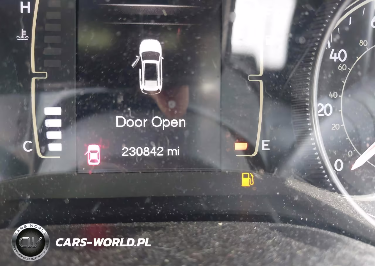 2014 Jeep Cherokee Latitude VIN:1C4PJMCS2EW176164 - 16