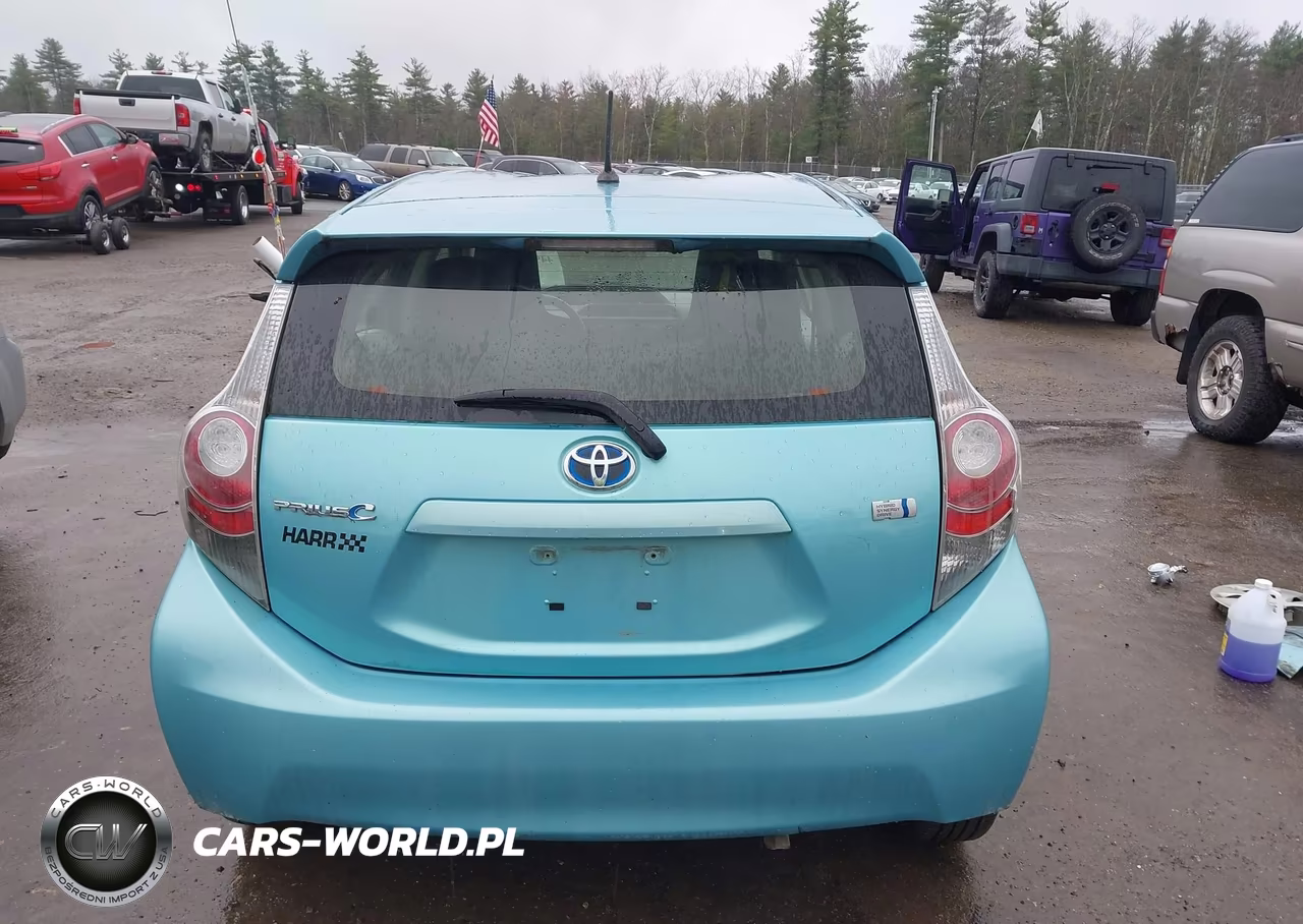 2014 Toyota Prius C One VIN:JTDKDTB36E1070481 - 17