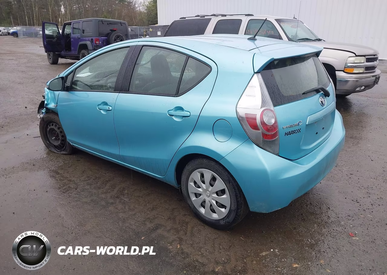 2014 Toyota Prius C One VIN:JTDKDTB36E1070481 - 3