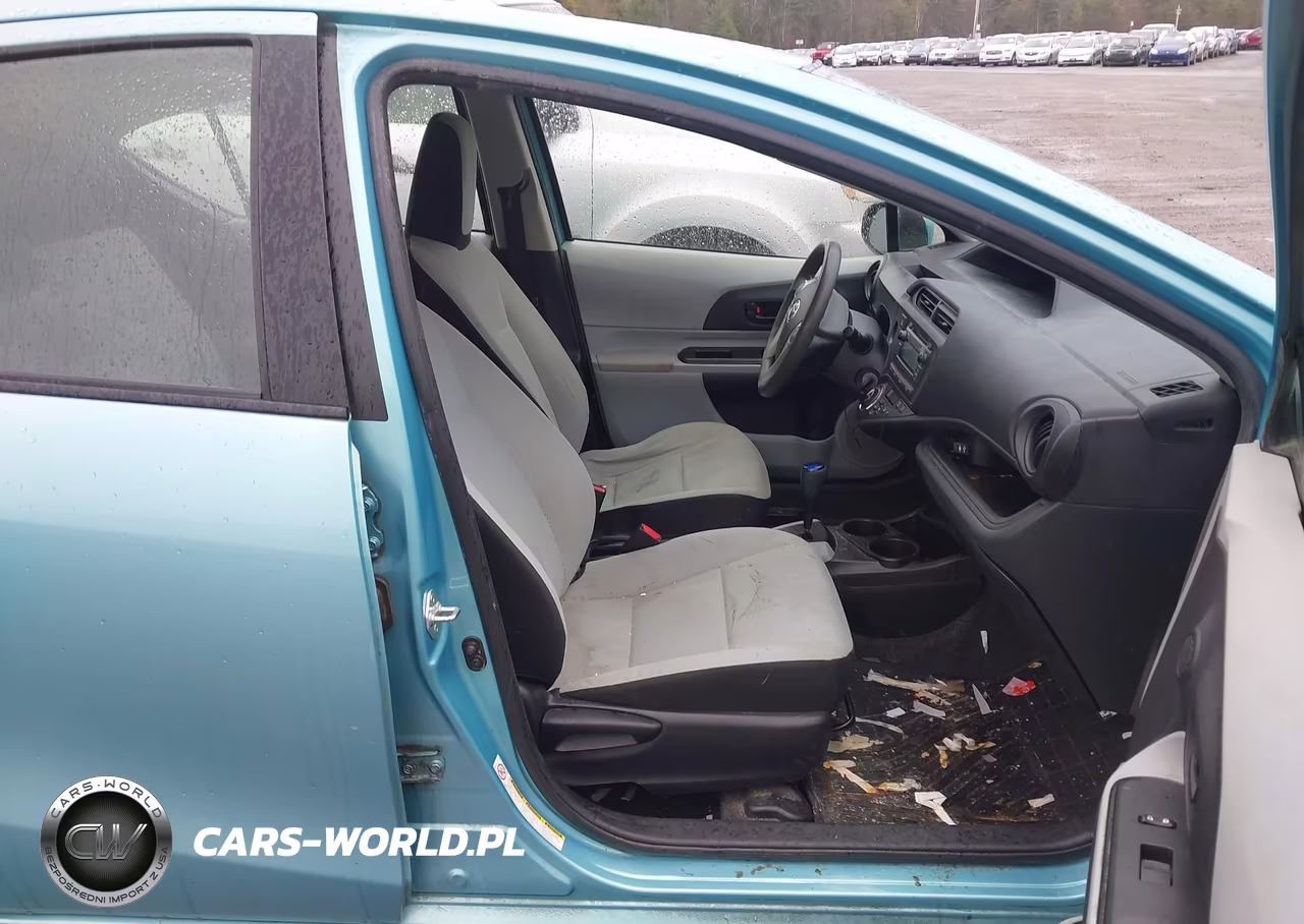 2014 Toyota Prius C One VIN:JTDKDTB36E1070481 - 5