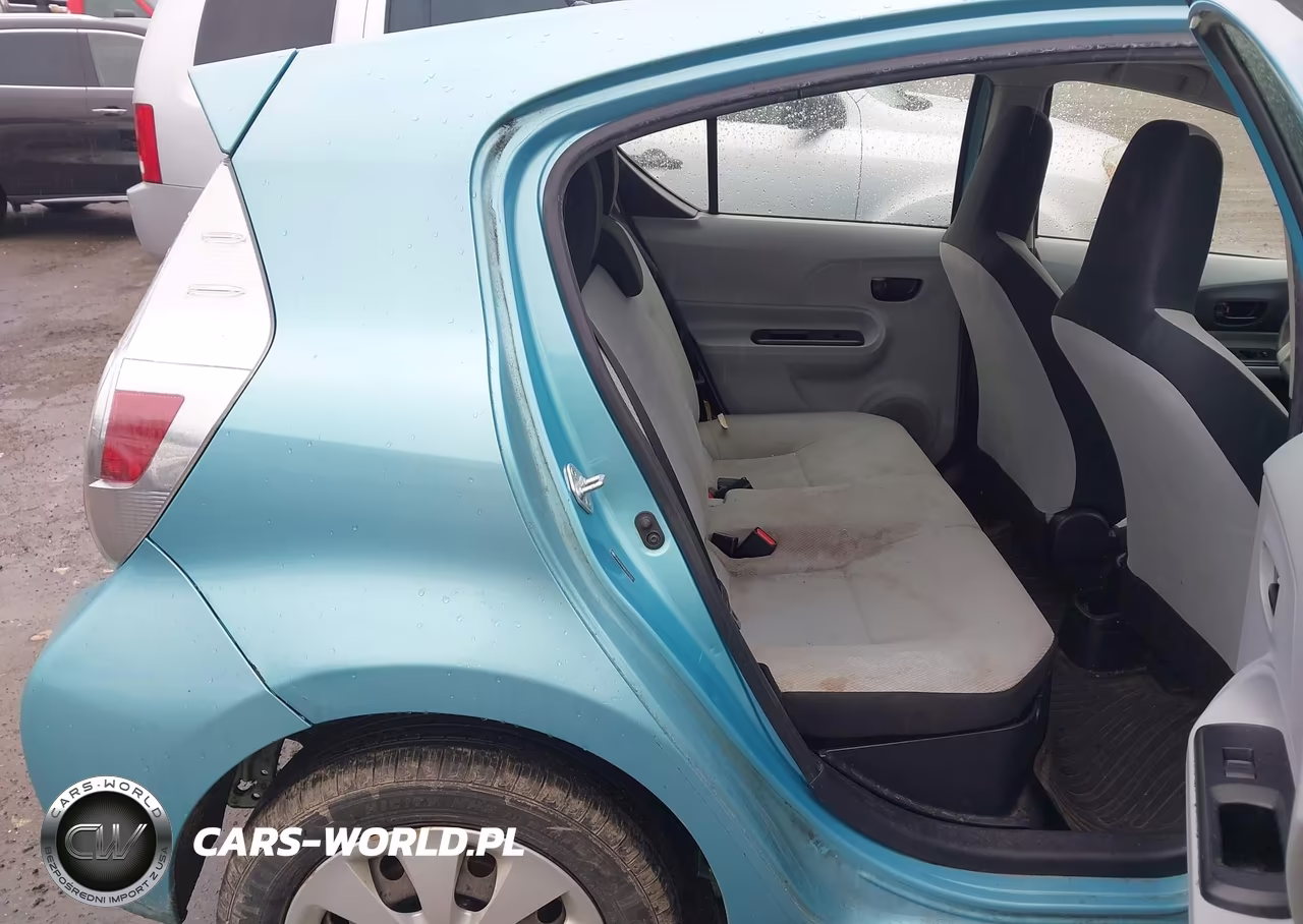 2014 Toyota Prius C One VIN:JTDKDTB36E1070481 - 8