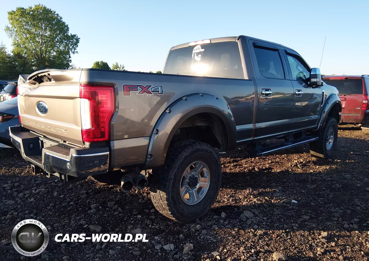 2018 Ford F-250 Xlt VIN:1FT7W2BTXJEB07478 - 4