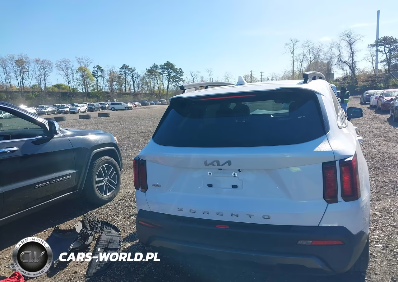 2022 Kia Sorento X-Line S VIN:5XYRLDLC0NG124752 - 16