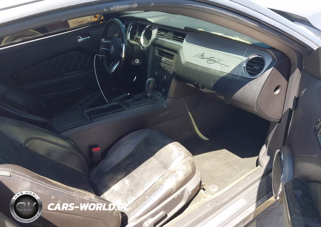 2014 Ford Mustang V6 Premium VIN:1ZVBP8AM9E5233855 - 5