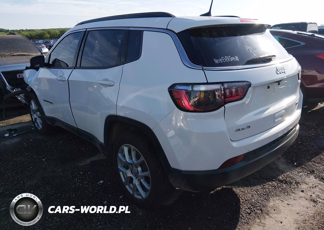 2023 Jeep Compass Latitude Lux Fwd VIN:3C4NJDFN7PT531156 - 3
