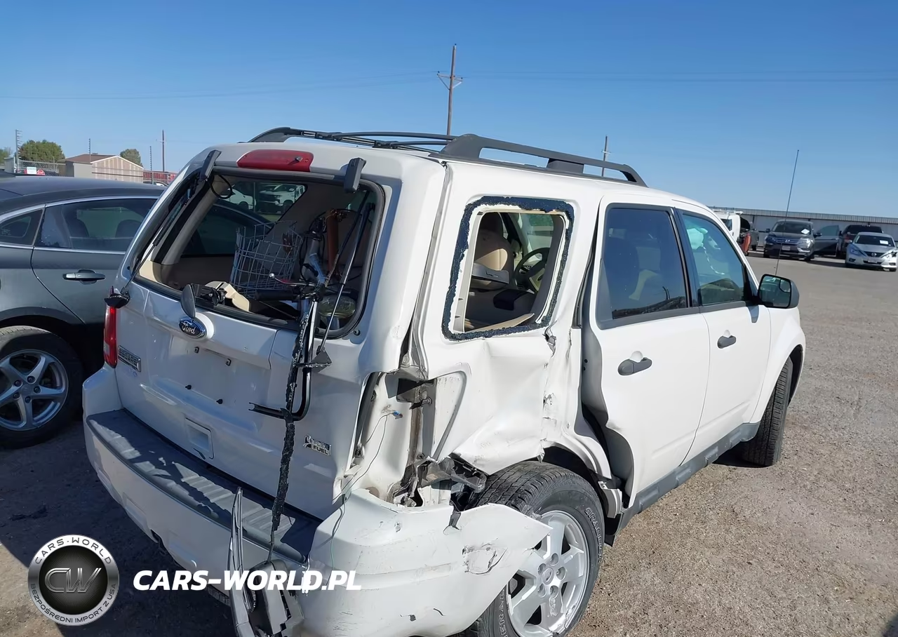 2011 Ford Escape Xlt VIN:1FMCU0DG8BKC02838 - 4