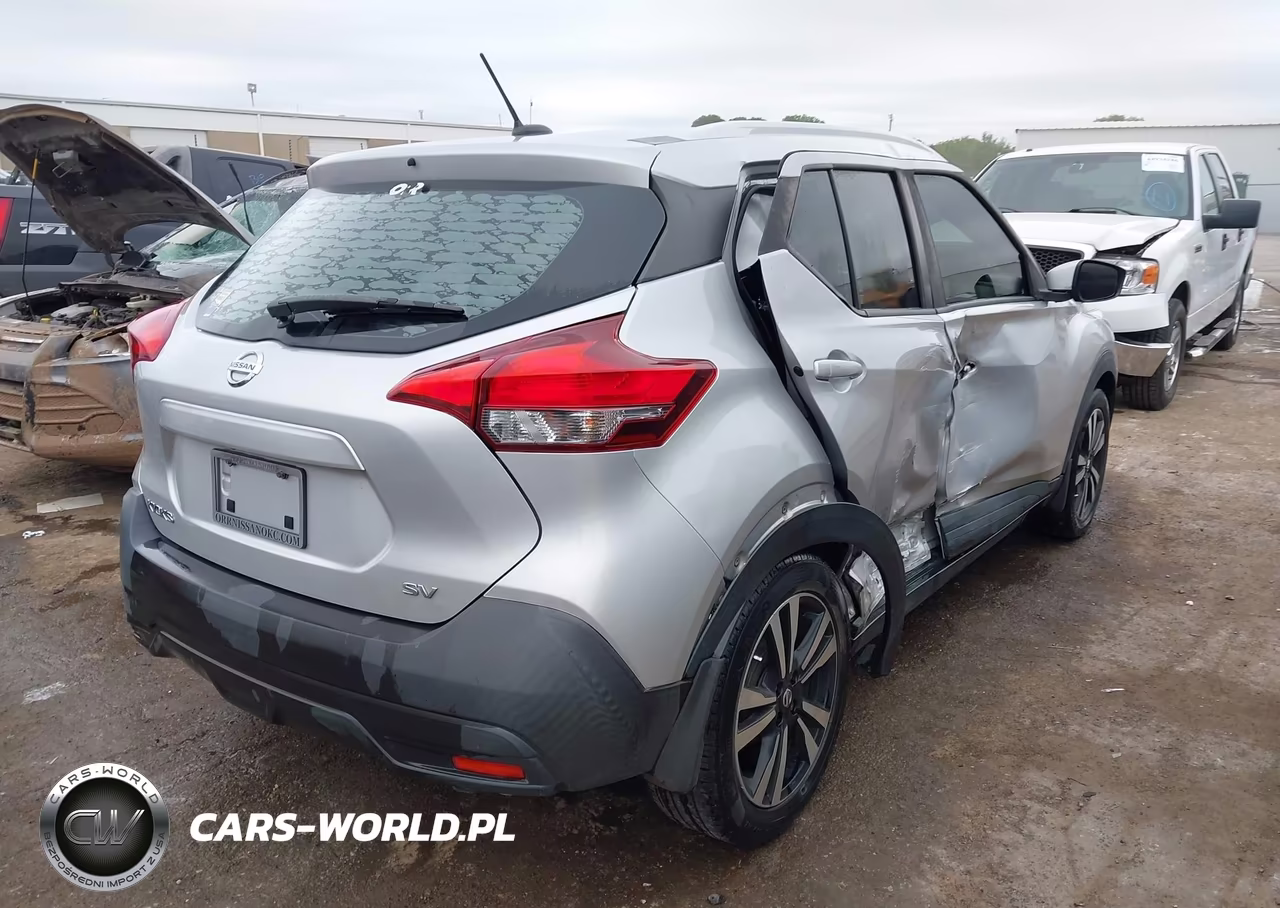 2019 Nissan Kicks Sv VIN:3N1CP5CU5KL556026 - 4