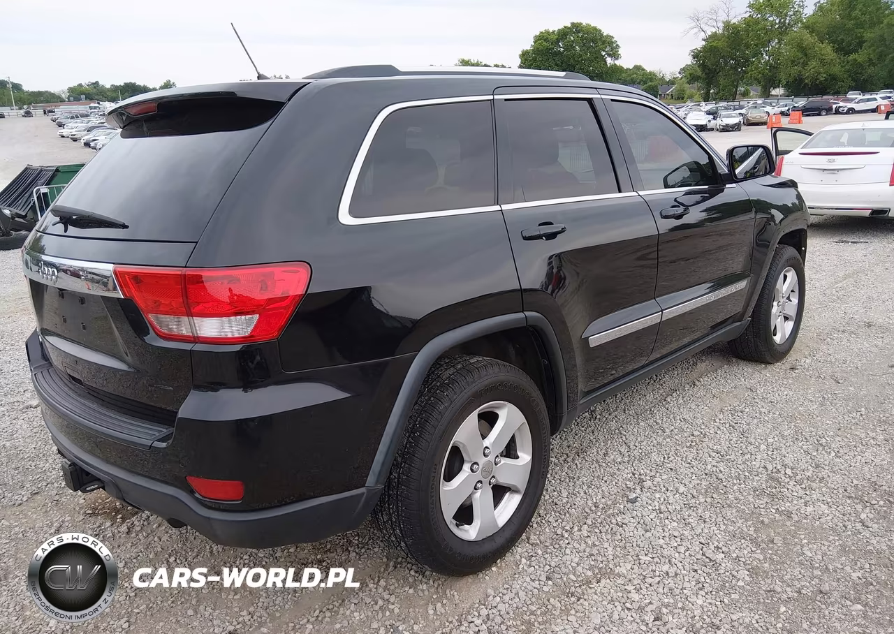2013 Jeep Grand Cherokee Laredo VIN:1C4RJFAGXDC641003 - 4