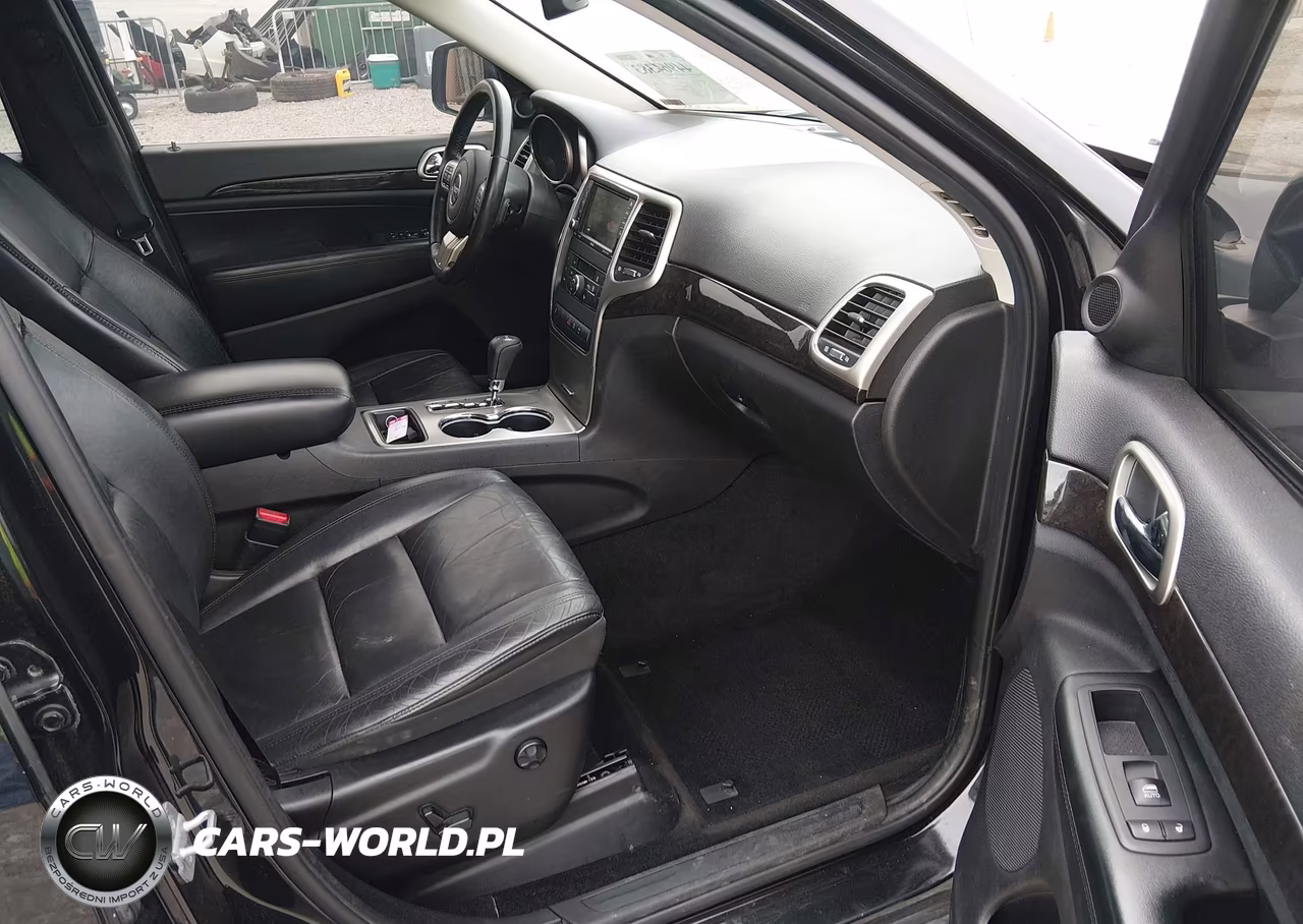 2013 Jeep Grand Cherokee Laredo VIN:1C4RJFAGXDC641003 - 5