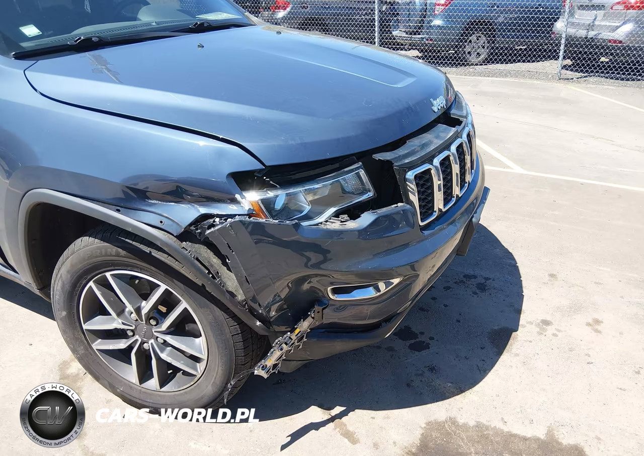 2021 Jeep Grand Cherokee Limited 4X4 VIN:1C4RJFBG3MC701573 - 17
