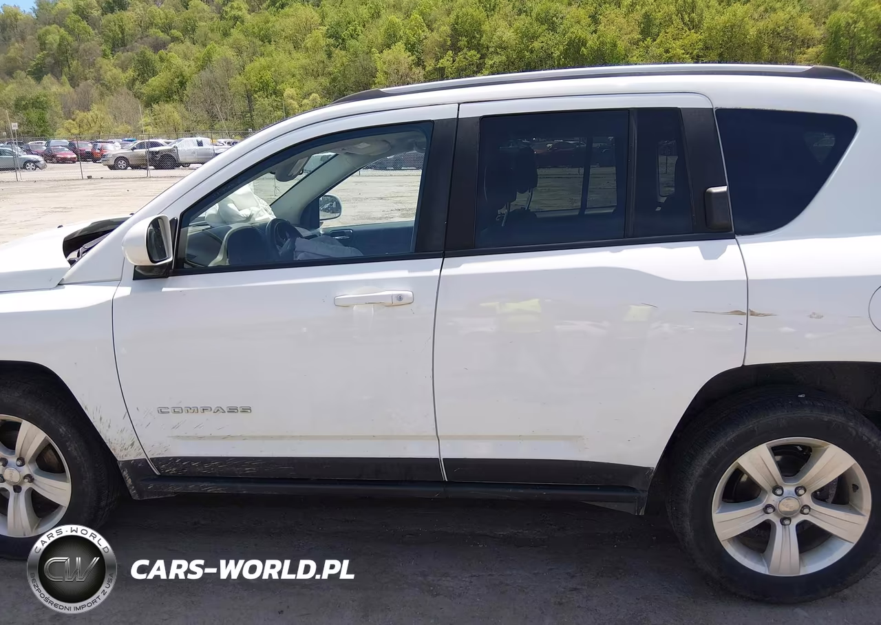 2016 Jeep Compass Latitude VIN:1C4NJDEB1GD662600 - 14