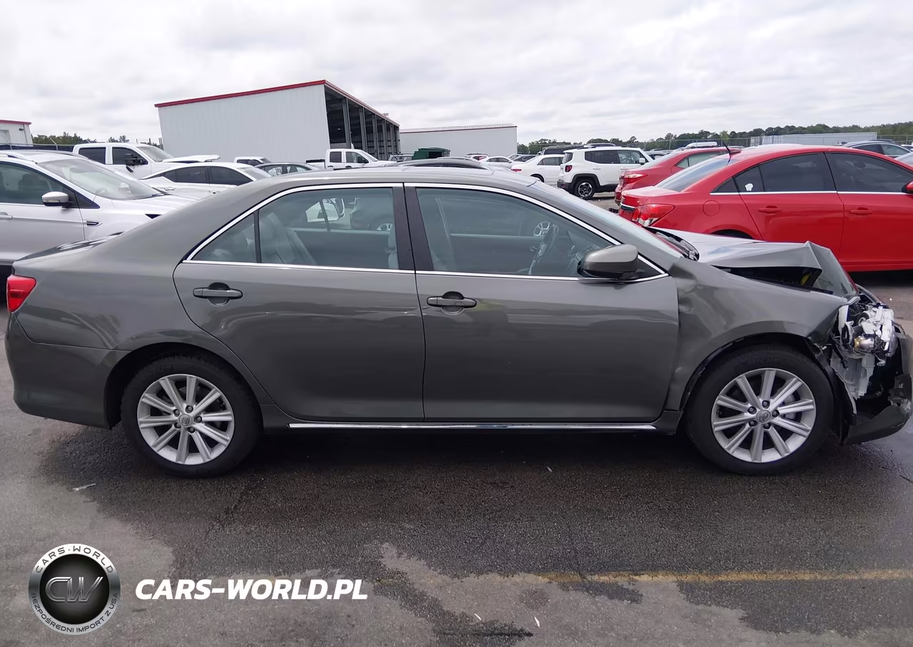 2013 Toyota Camry Xle VIN:4T1BF1FK2DU686428 - 13