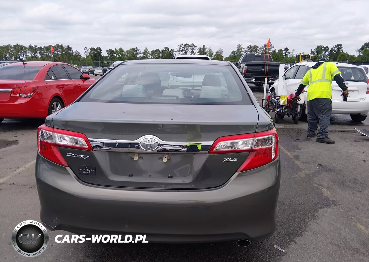 2013 Toyota Camry Xle VIN:4T1BF1FK2DU686428 - 16