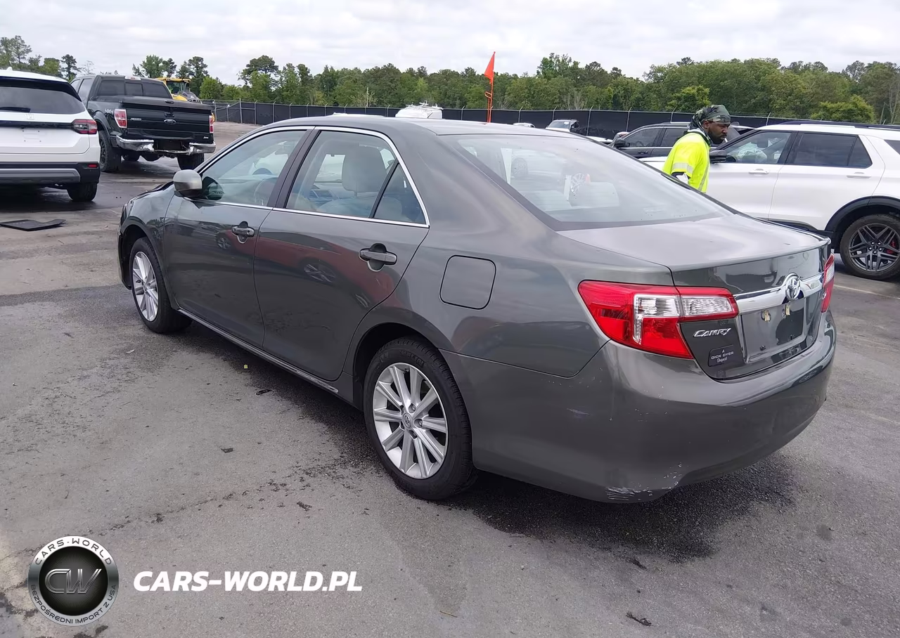 2013 Toyota Camry Xle VIN:4T1BF1FK2DU686428 - 3
