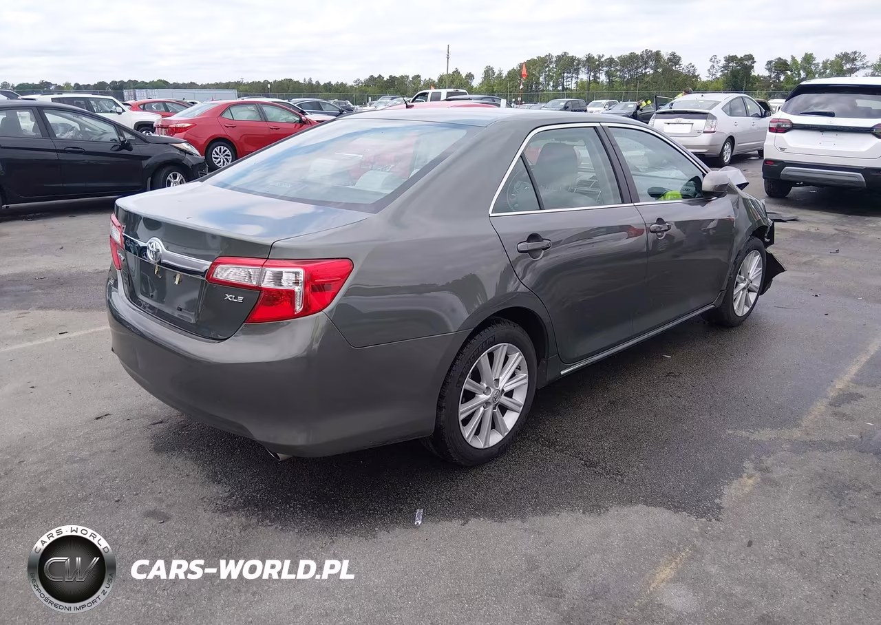 2013 Toyota Camry Xle VIN:4T1BF1FK2DU686428 - 4
