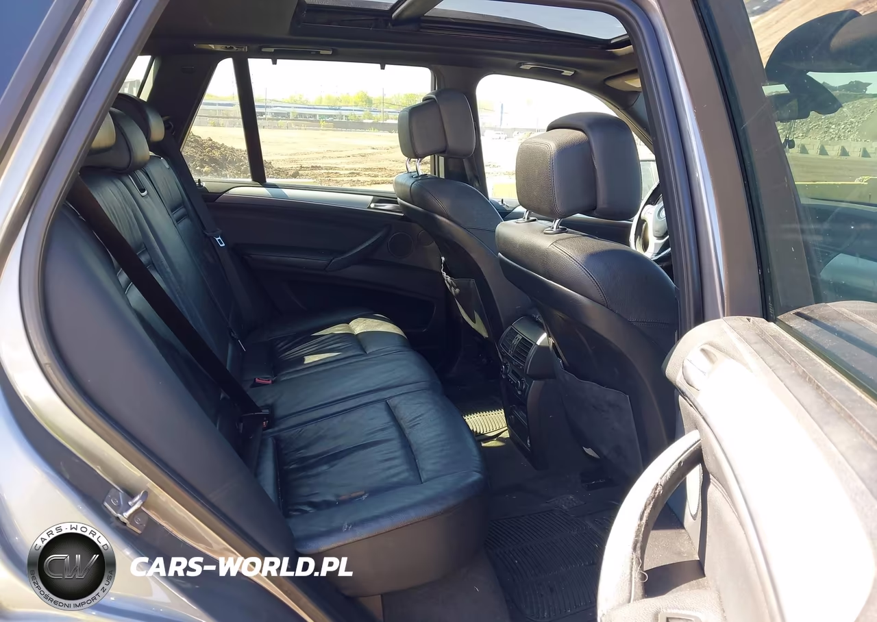 2011 BMW X5 xDrive50I VIN:5UXZV8C50BL421294 - 8