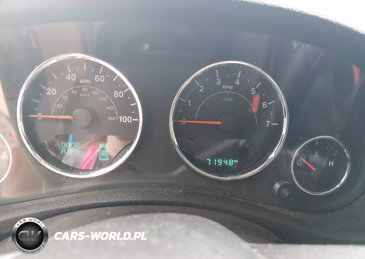 2016 Jeep Wrangler Unlimited Sport VIN:1C4BJWDG7GL158019 - 7