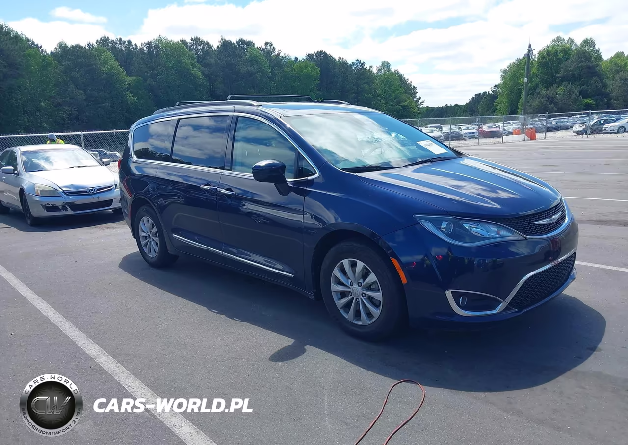 2017 Chrysler Pacifica Touring-L