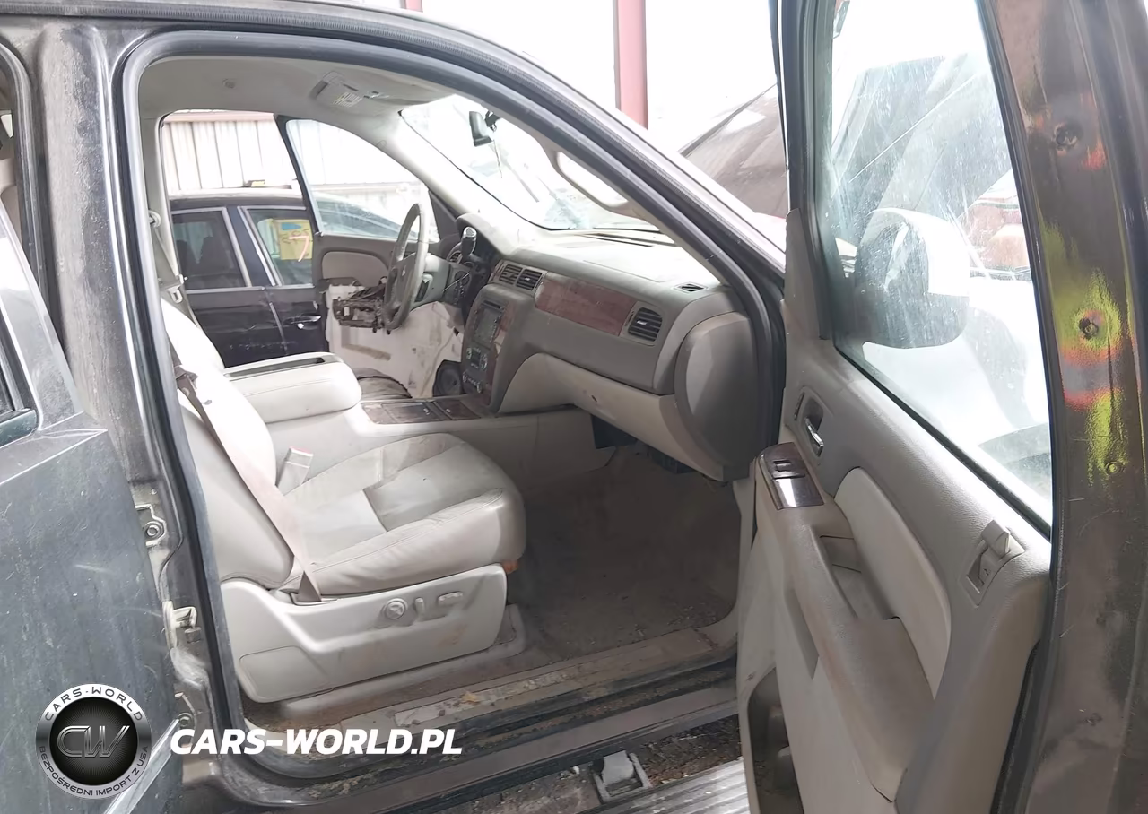 2010 Chevrolet Suburban 1500 Ltz VIN:1GNUKKE32AR151176 - 5