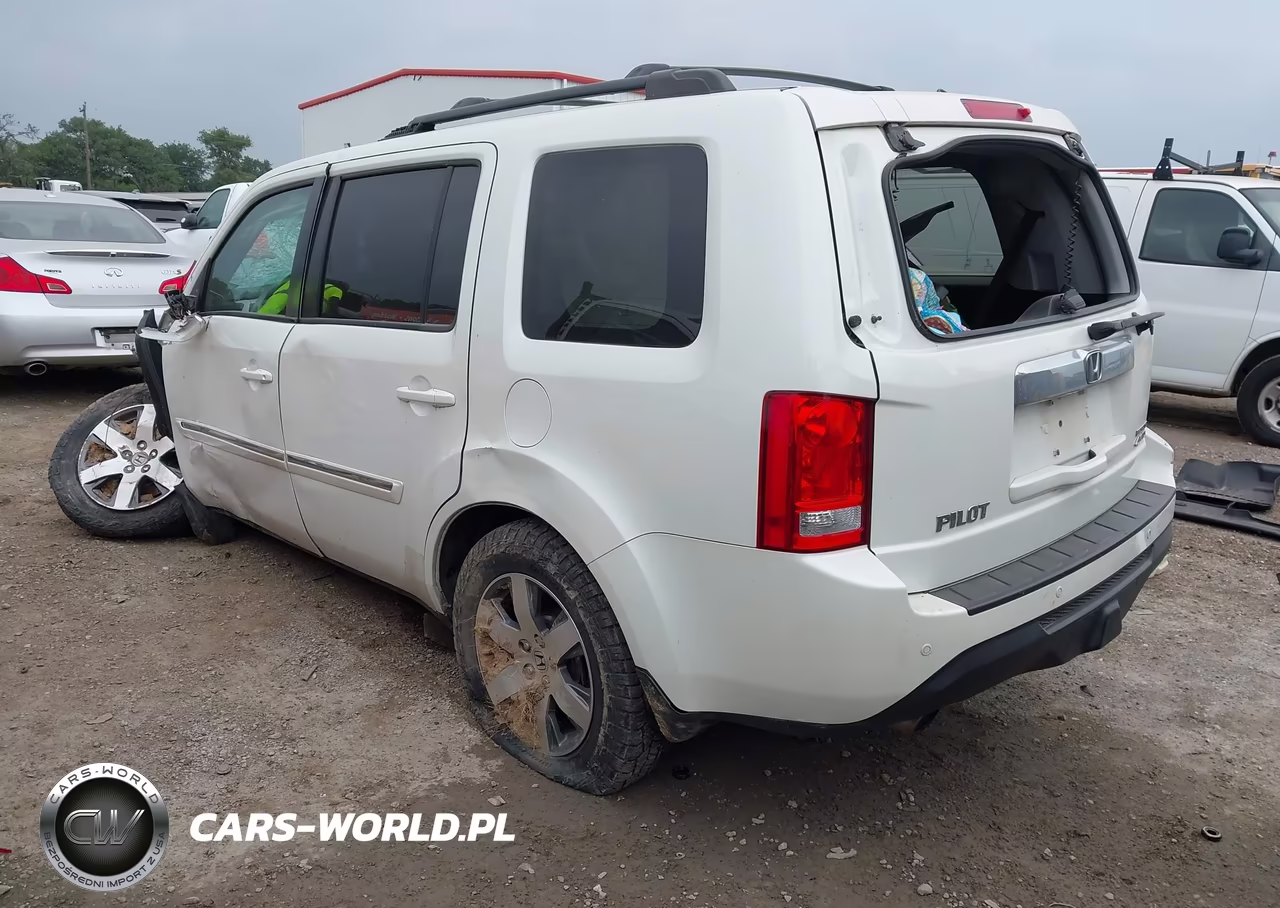 2015 Honda Pilot Touring VIN:5FNYF4H91FB064425 - 3