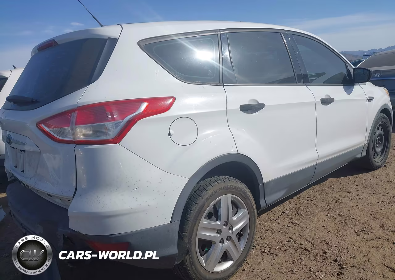 2016 Ford Escape S VIN:1FMCU0F71GUB15825 - 4