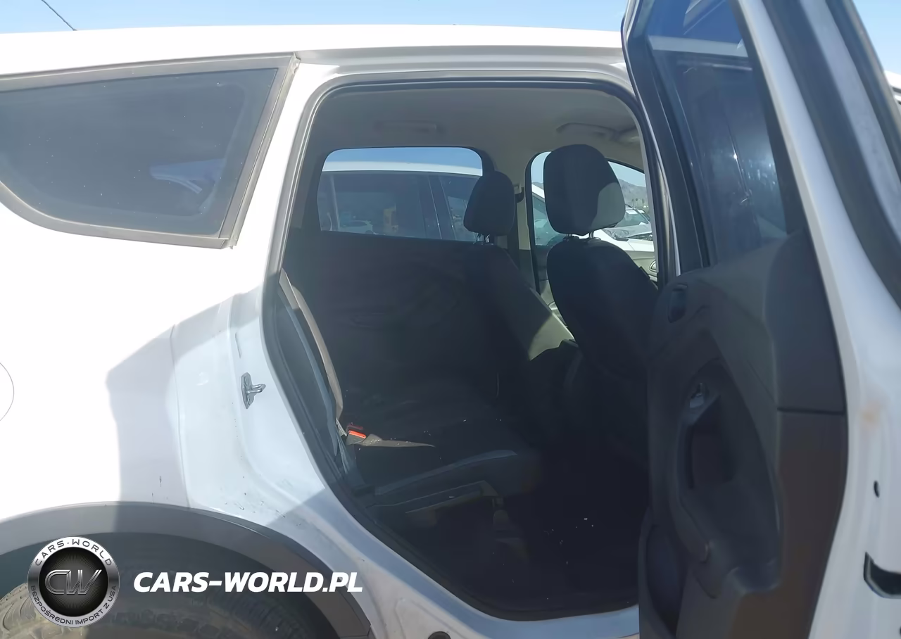 2016 Ford Escape S VIN:1FMCU0F71GUB15825 - 8