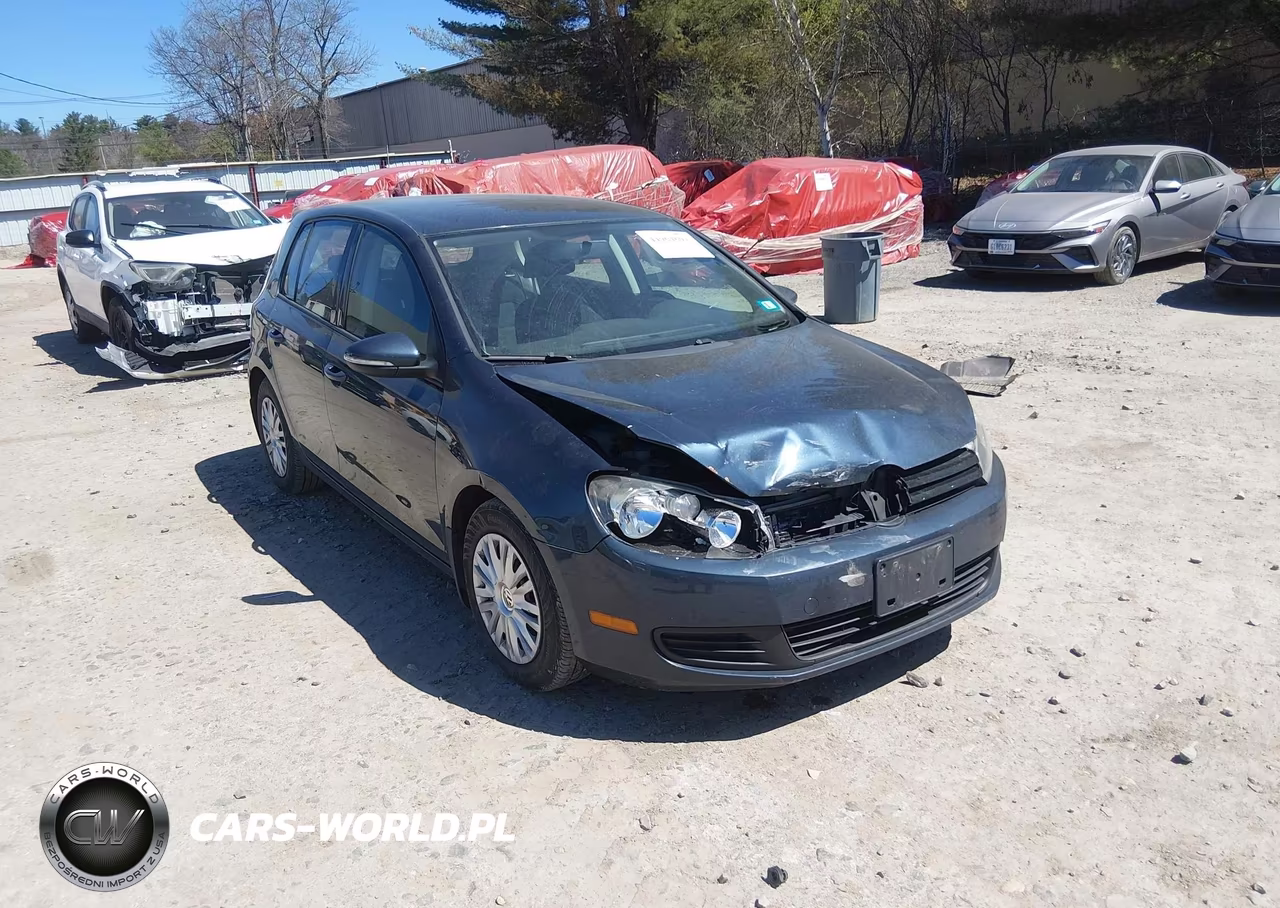 2010 Volkswagen Golf 4-Door