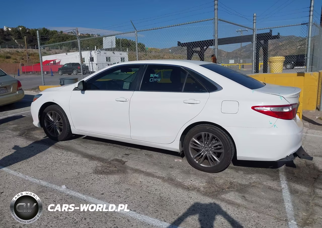 2015 Toyota Camry Se VIN:4T1BF1FK4FU085850 - 14
