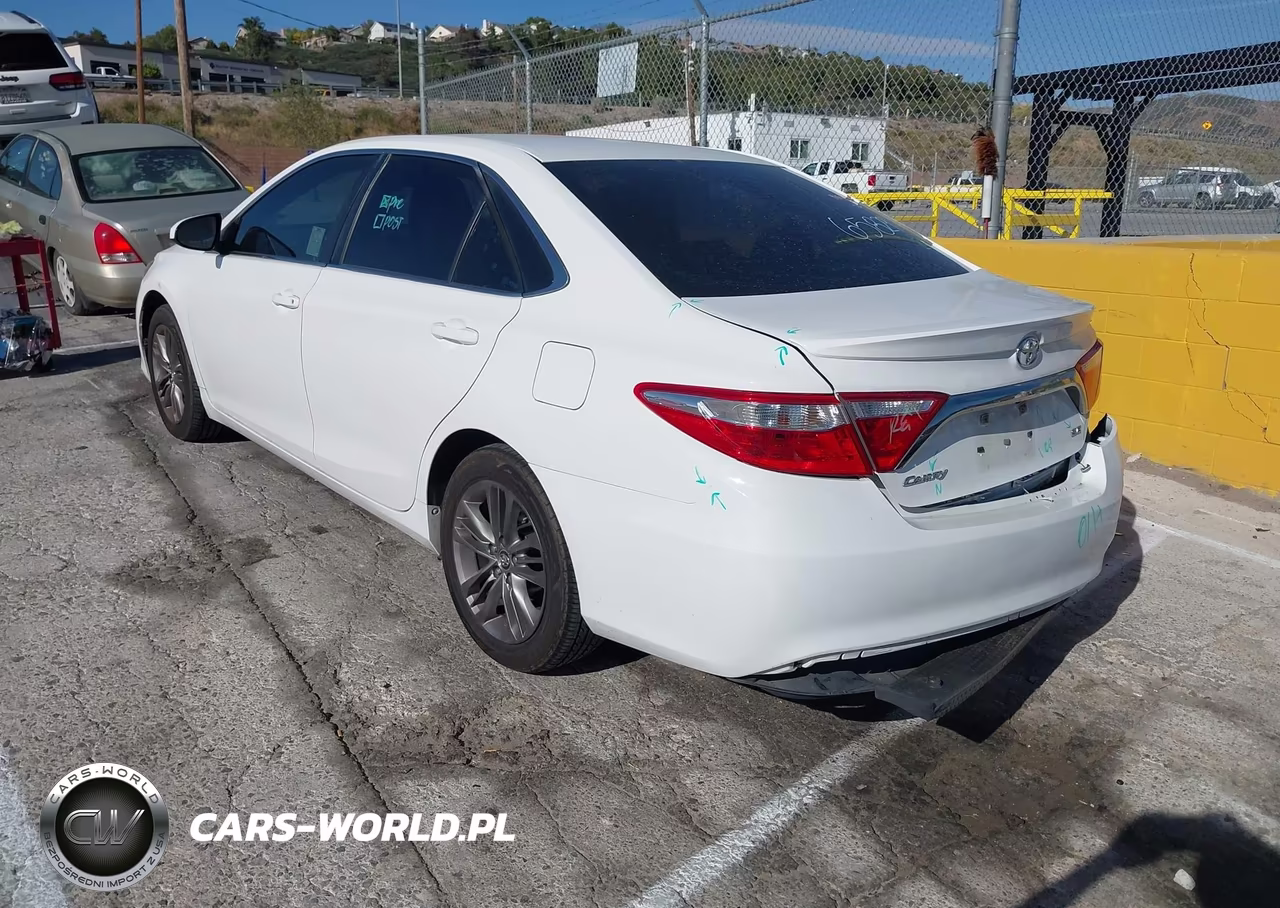 2015 Toyota Camry Se VIN:4T1BF1FK4FU085850 - 3